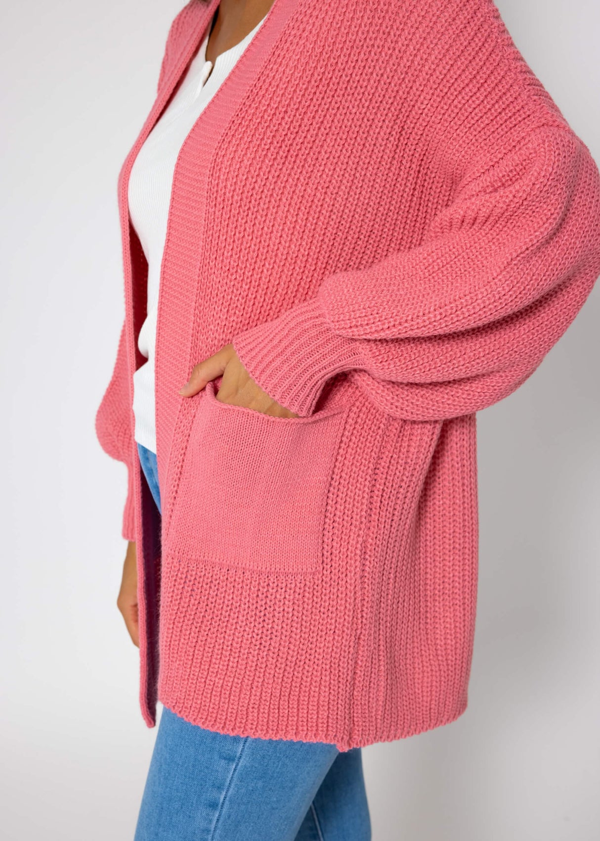 Knitted cardigan with pockets - light pink