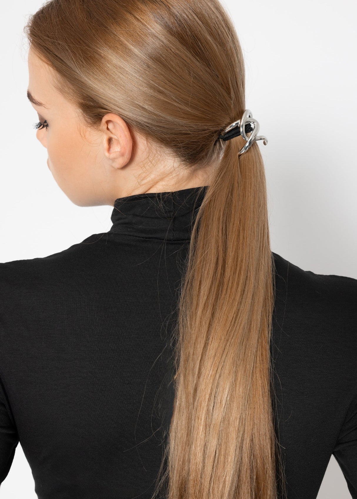 Hair tie with twist design - silver