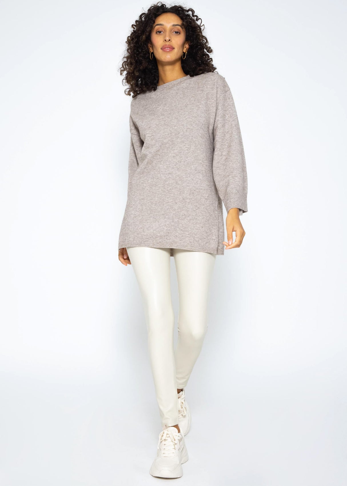 Oversized sweater with side slits - taupe