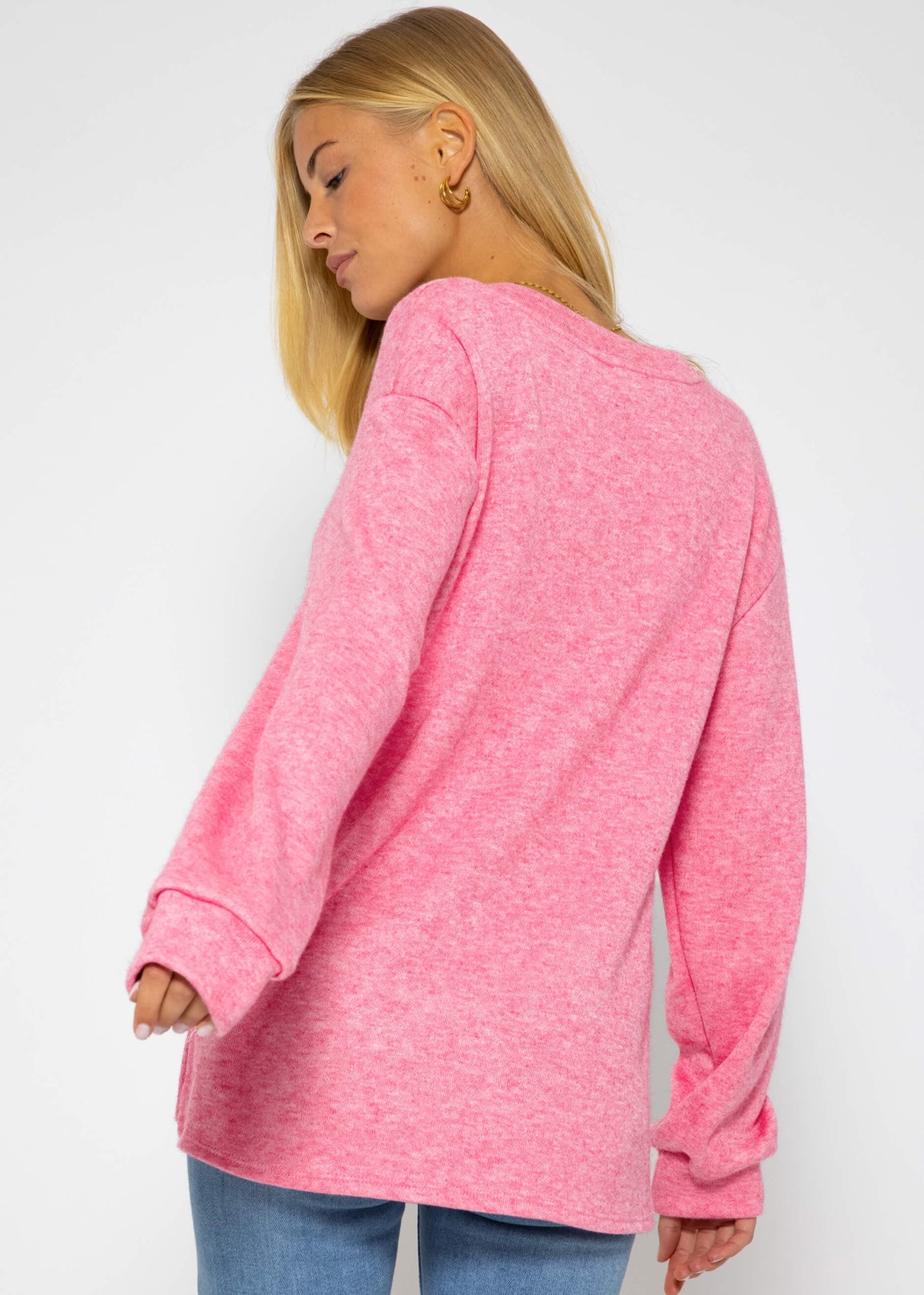Oversize soft sweater with deep V-neck - pink