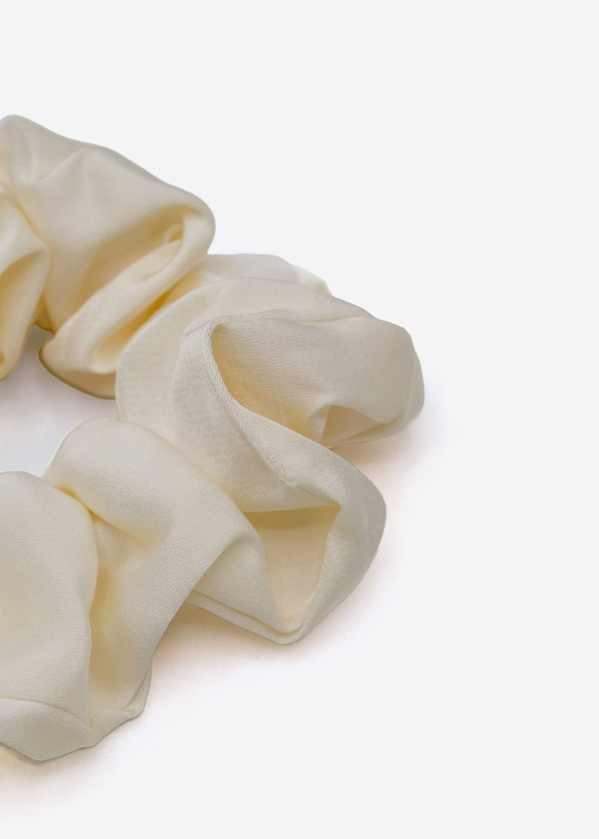 Satin scrunchie, off-white
