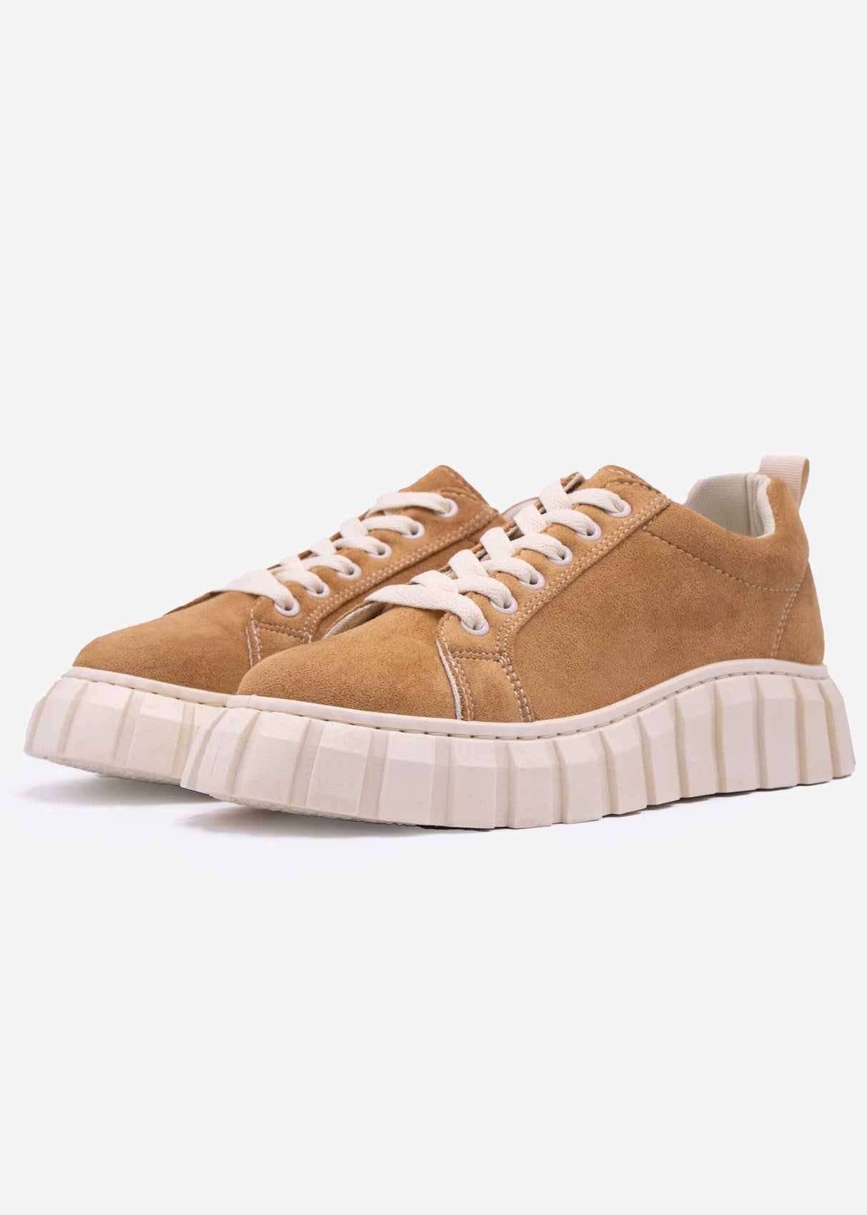 Lace-up shoes with coarse sole, camel