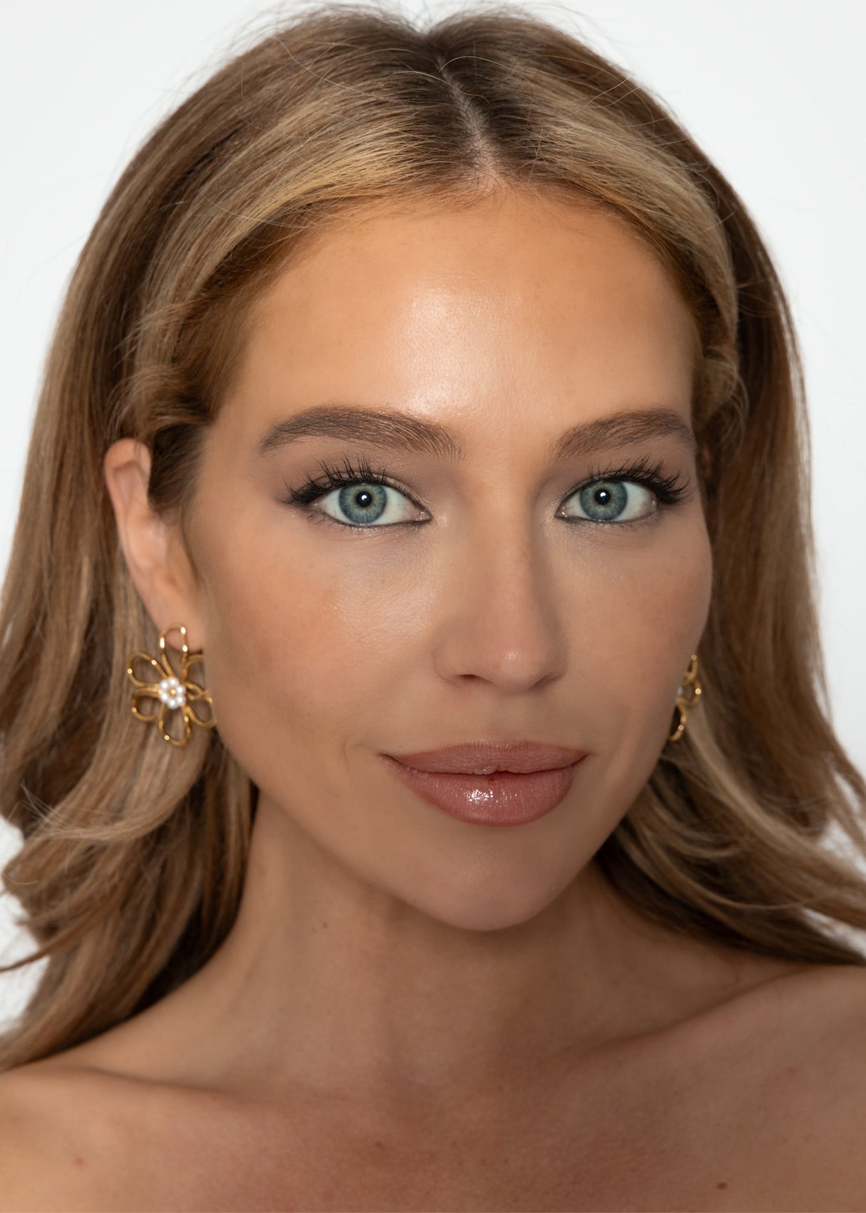 Flowers earrings with pearls - gold