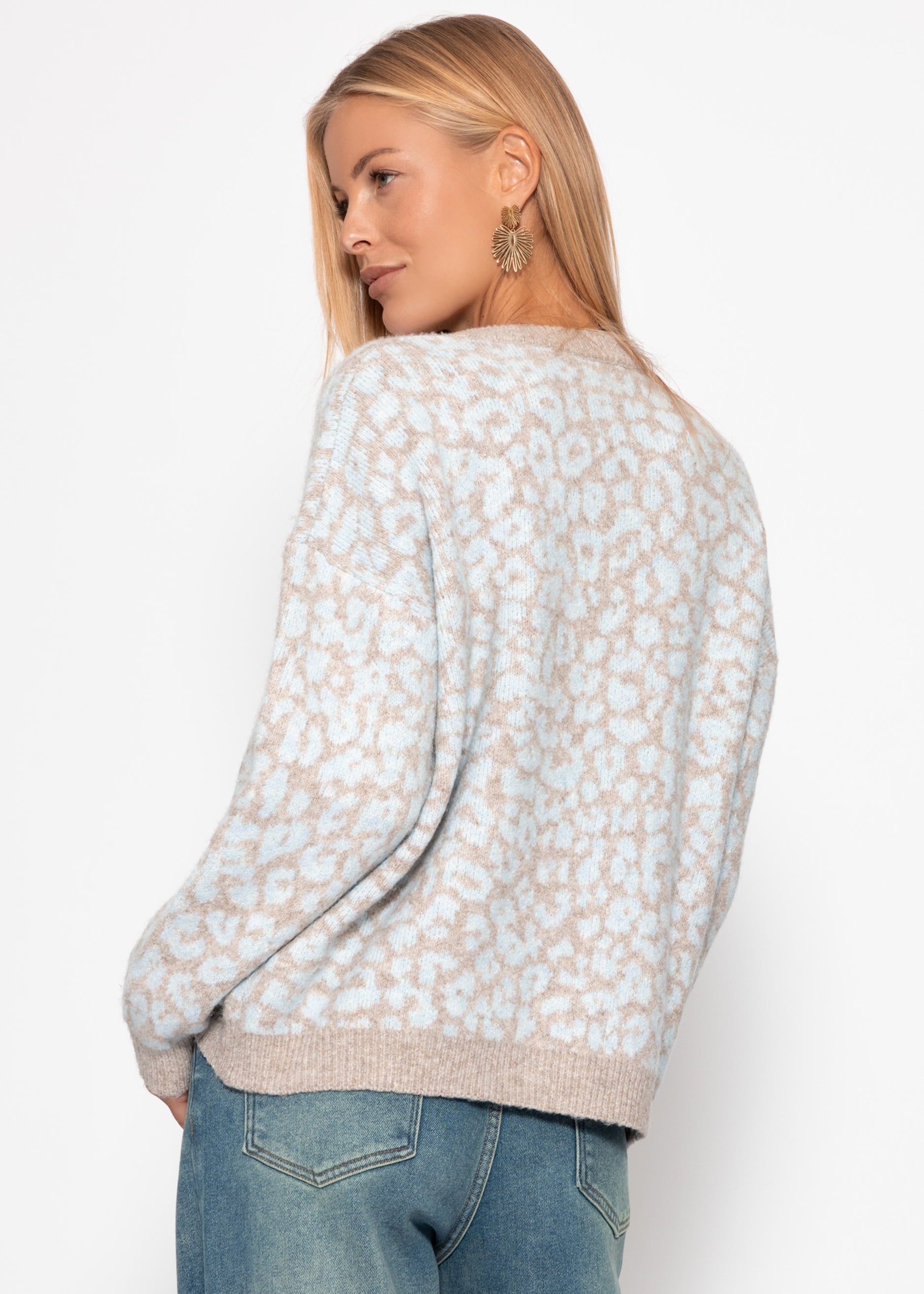 Cardigan with Leo pattern - light blue