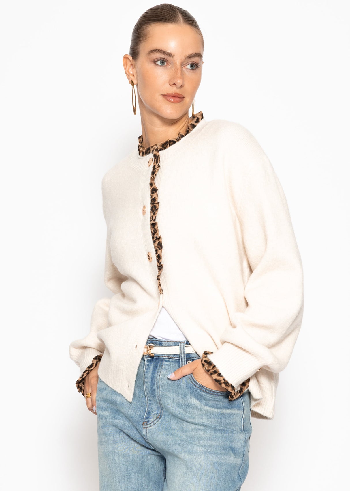 Leo-print cardigan with ruffles - off-white