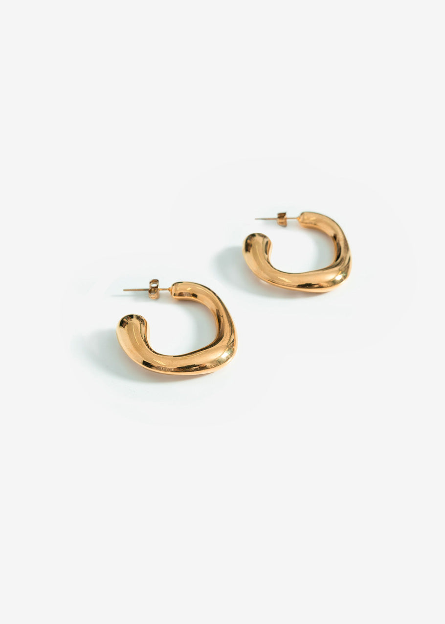 Curved organic hoop earrings - gold