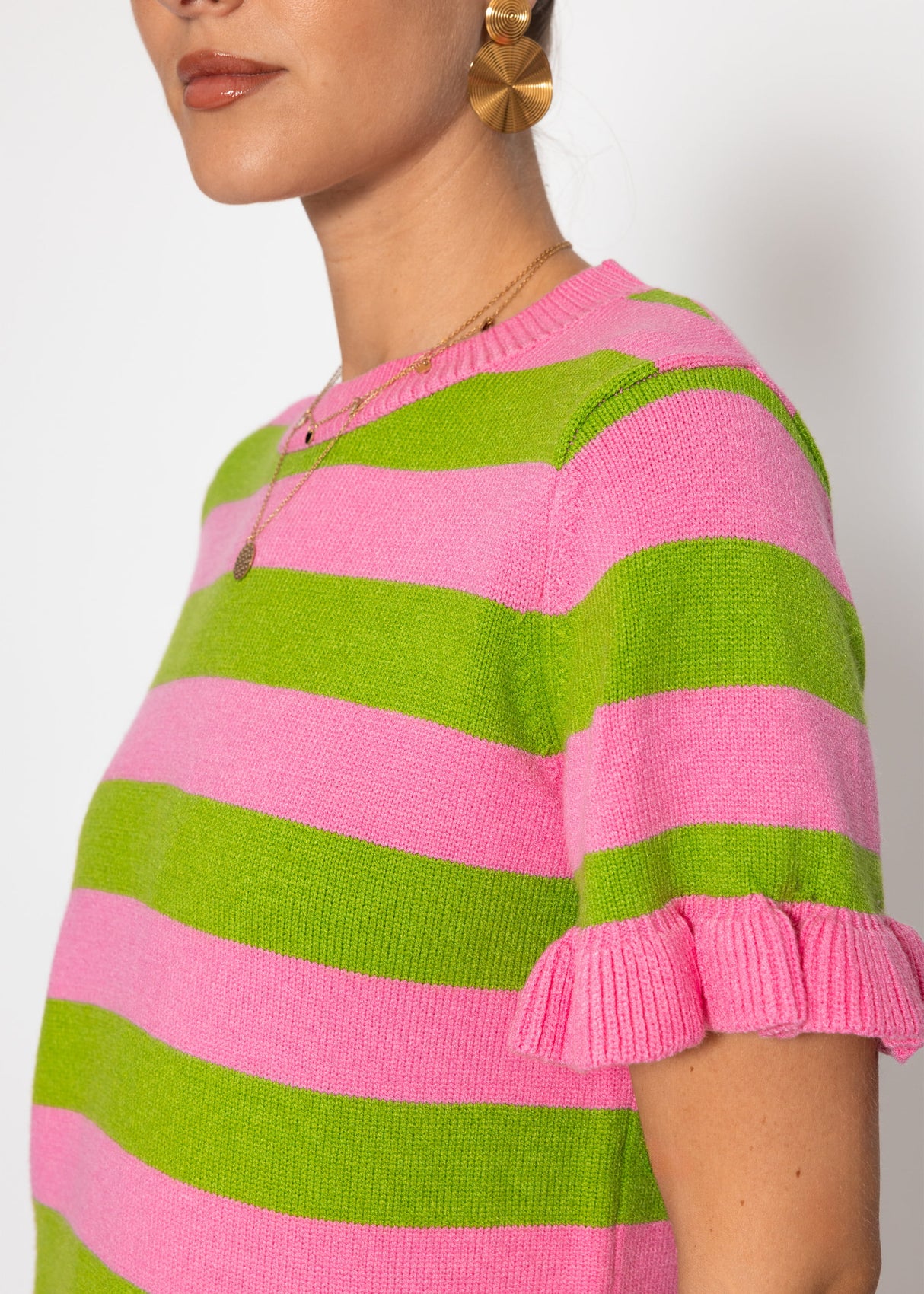 Gestreifter Kurzarm-Pullover mit Volants - pink-grün