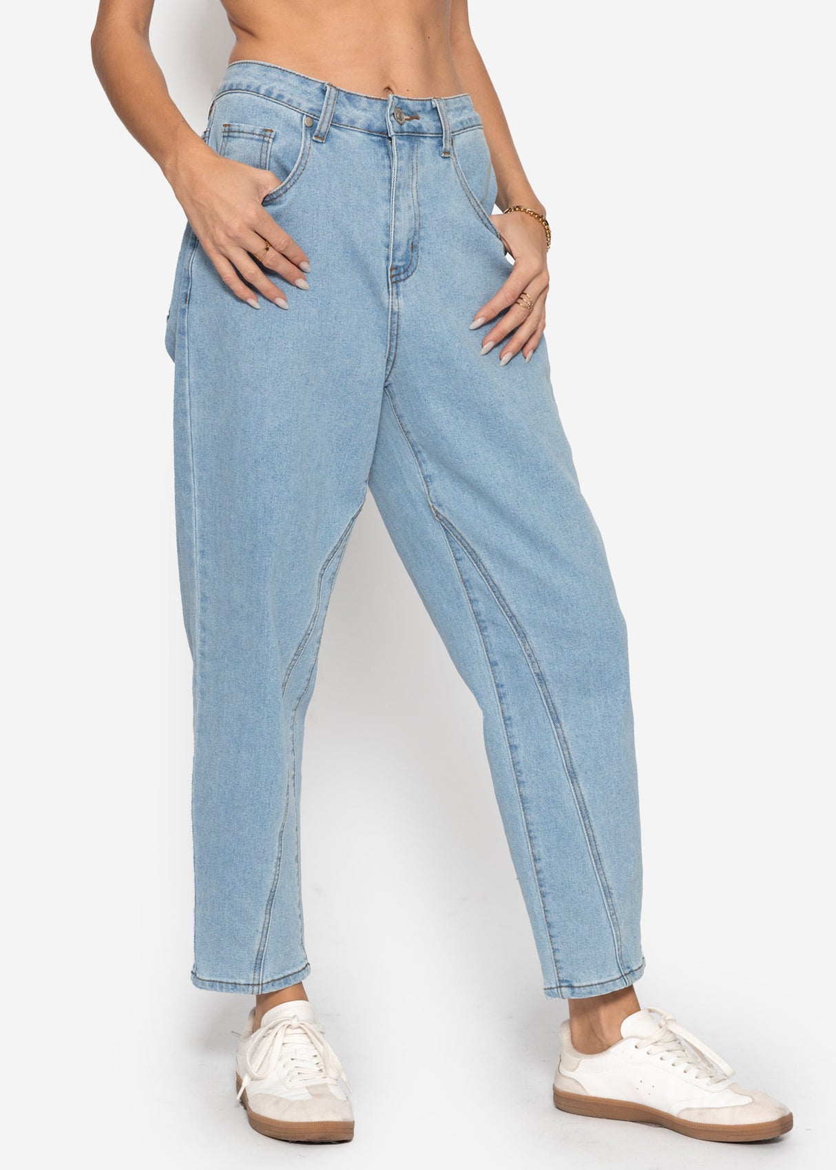 Highwaist Jeans mit Ziernaht - hellblau