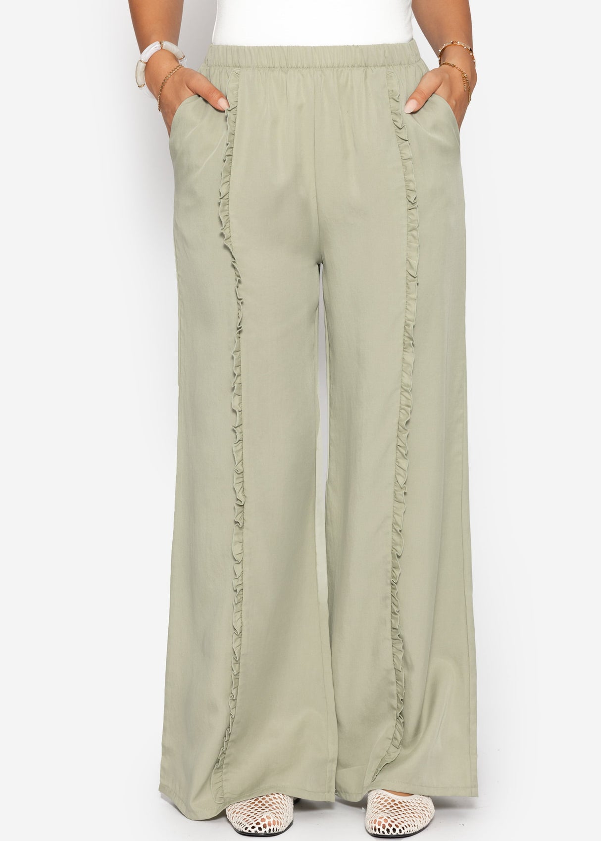 Hose mit weitem Bein und Rüschendetail - salbeigrün