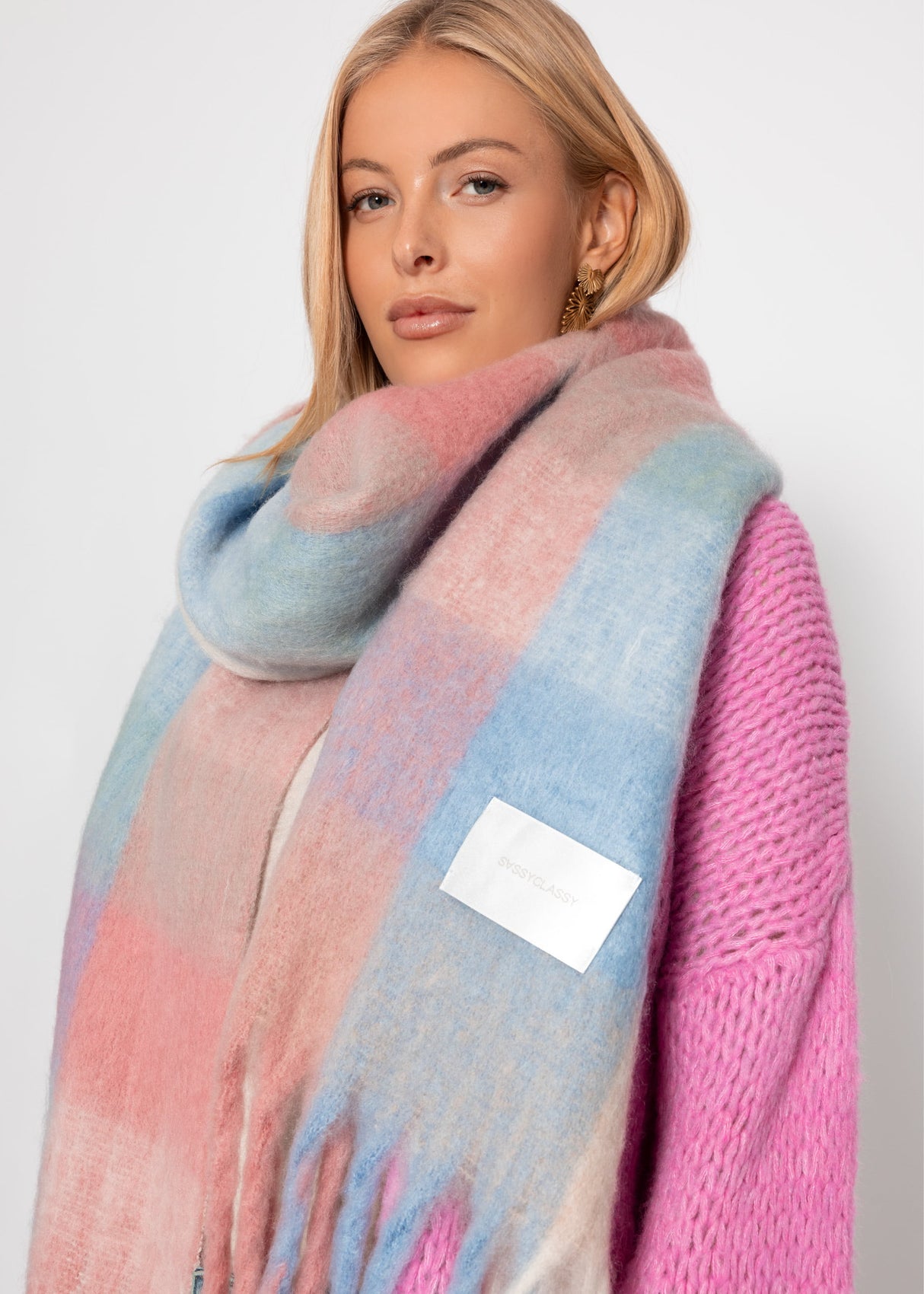 Checked fluffy scarf - pink-blue-green