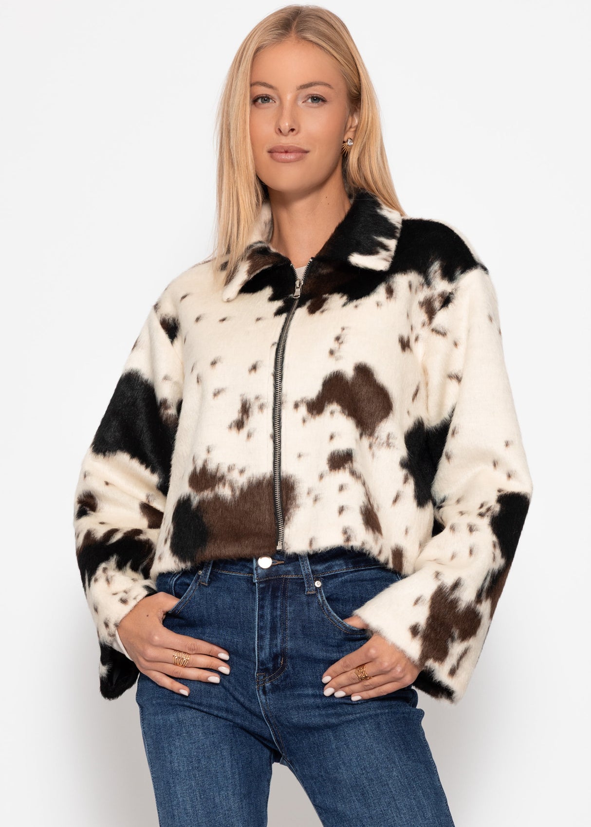 Faux fur jacket with cow print - off-white