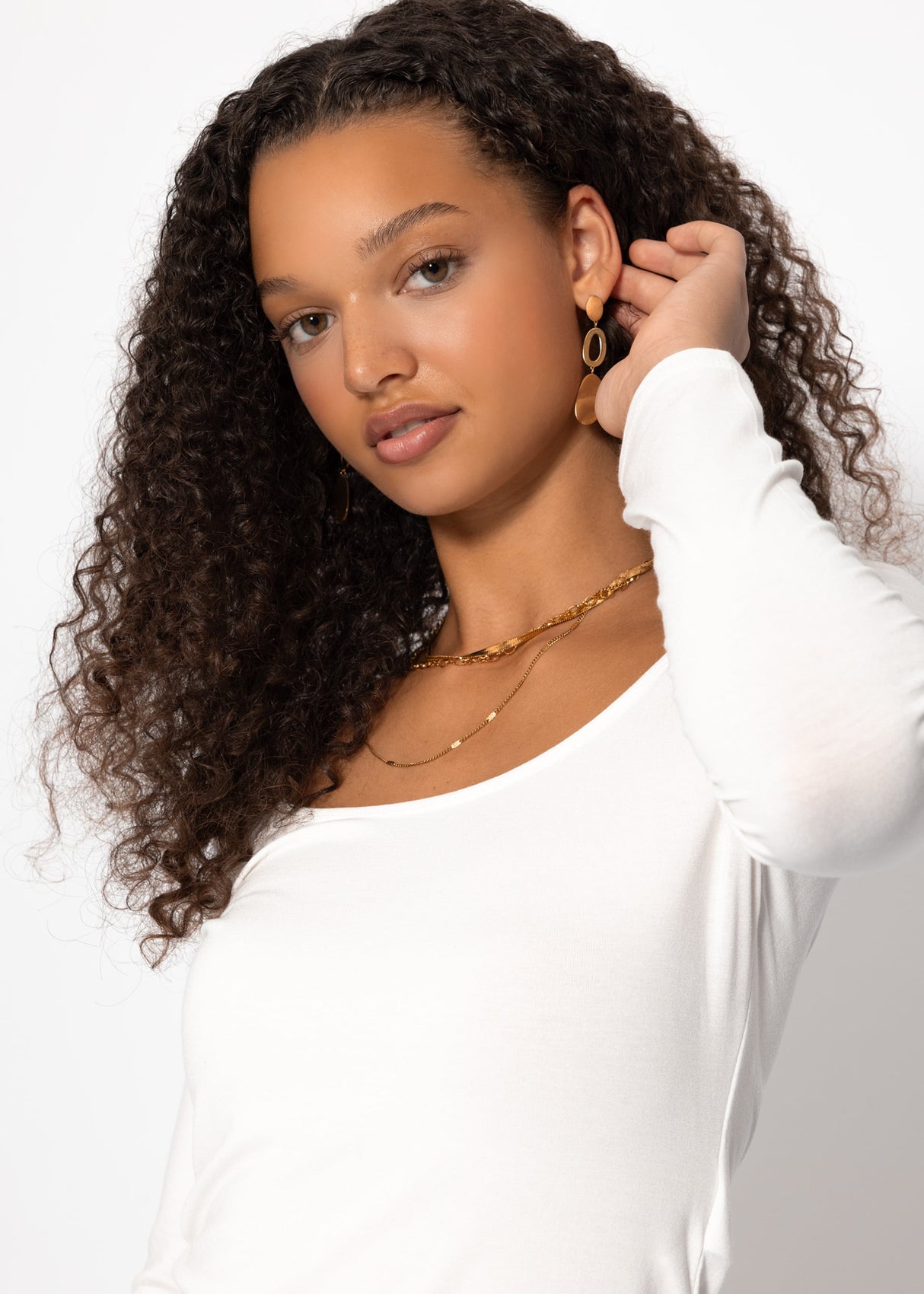 Long-sleeved shirt with neckline - off-white