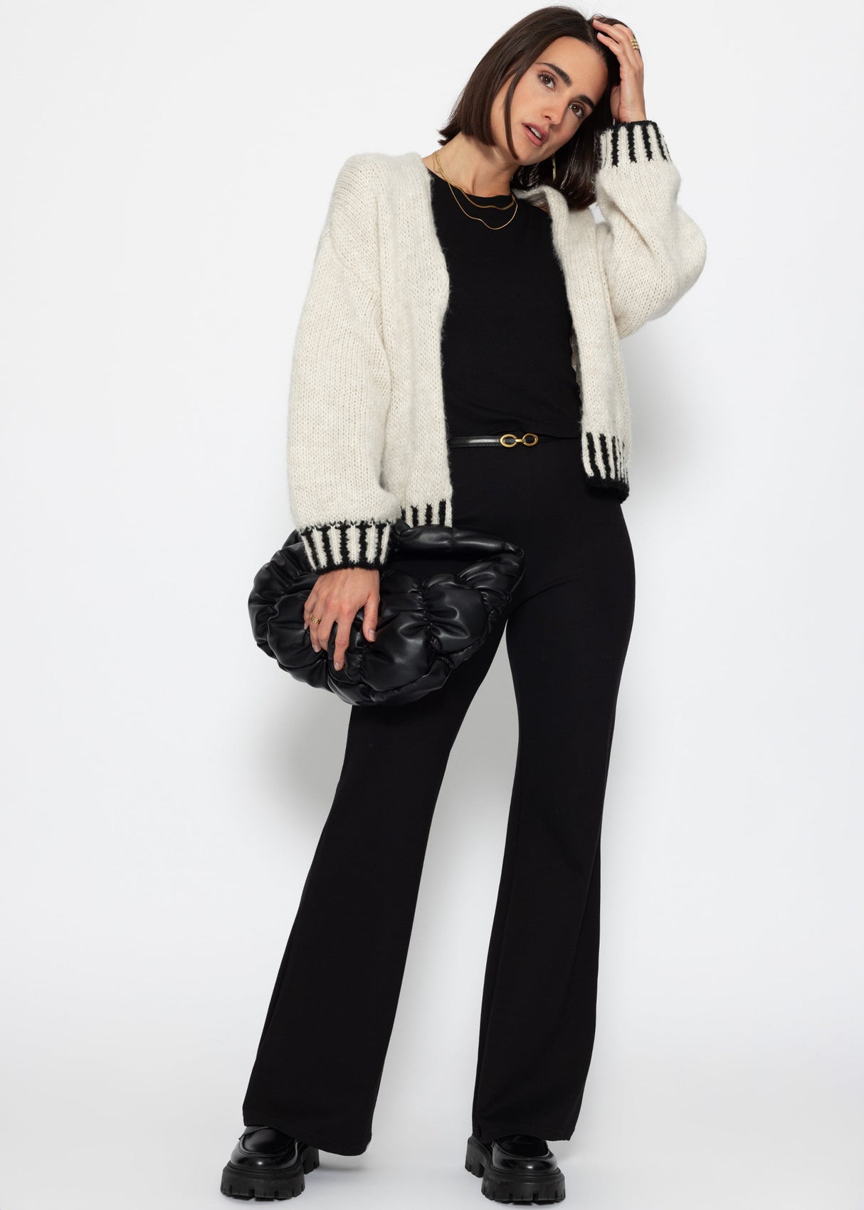Lose fallende Strickjacke mit betontem Saum - beige