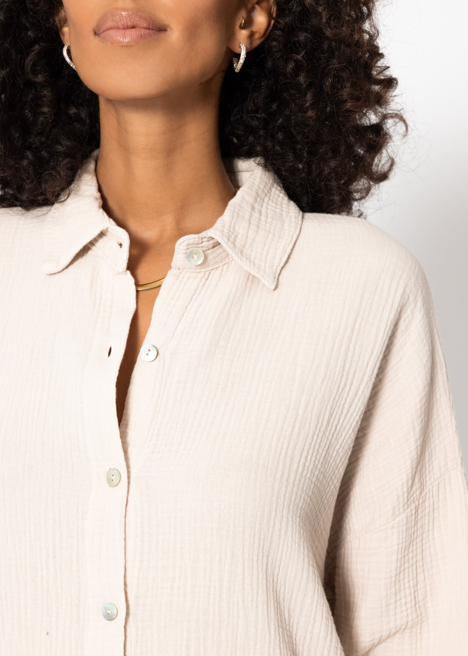 Muslin blouse in regular fit - beige