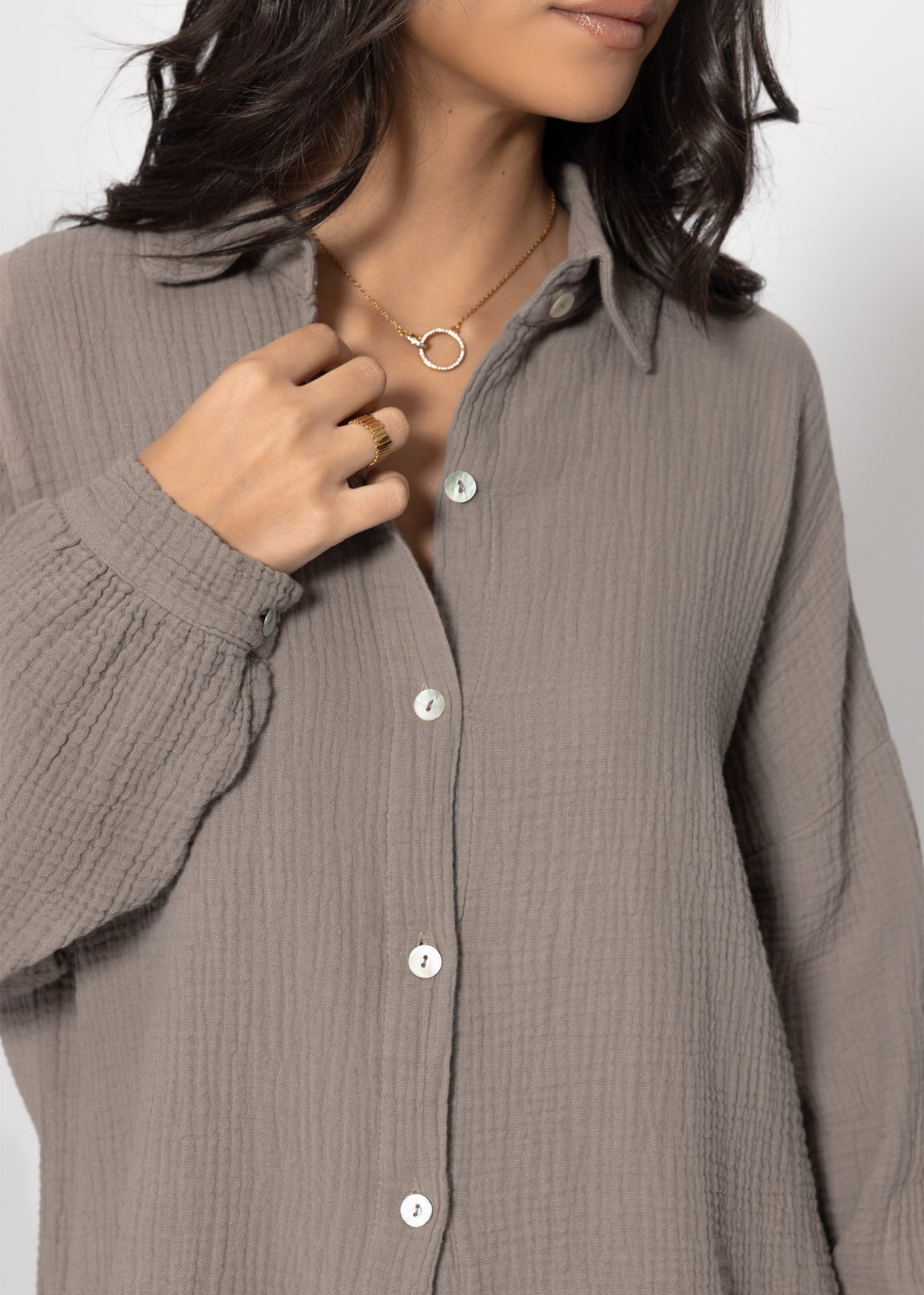 Muslin blouse in regular fit - taupe