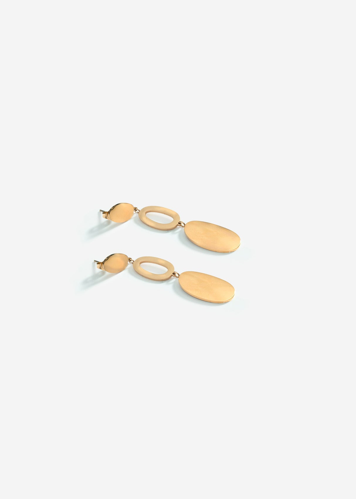 Stud earrings with oval pendants - gold