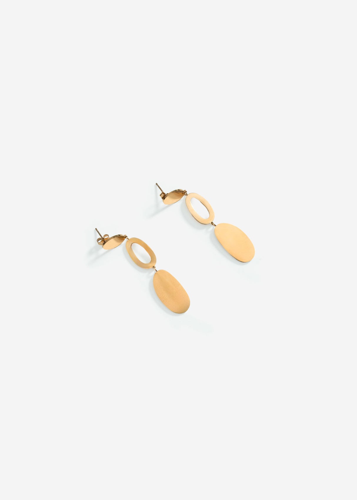 Stud earrings with oval pendants - gold