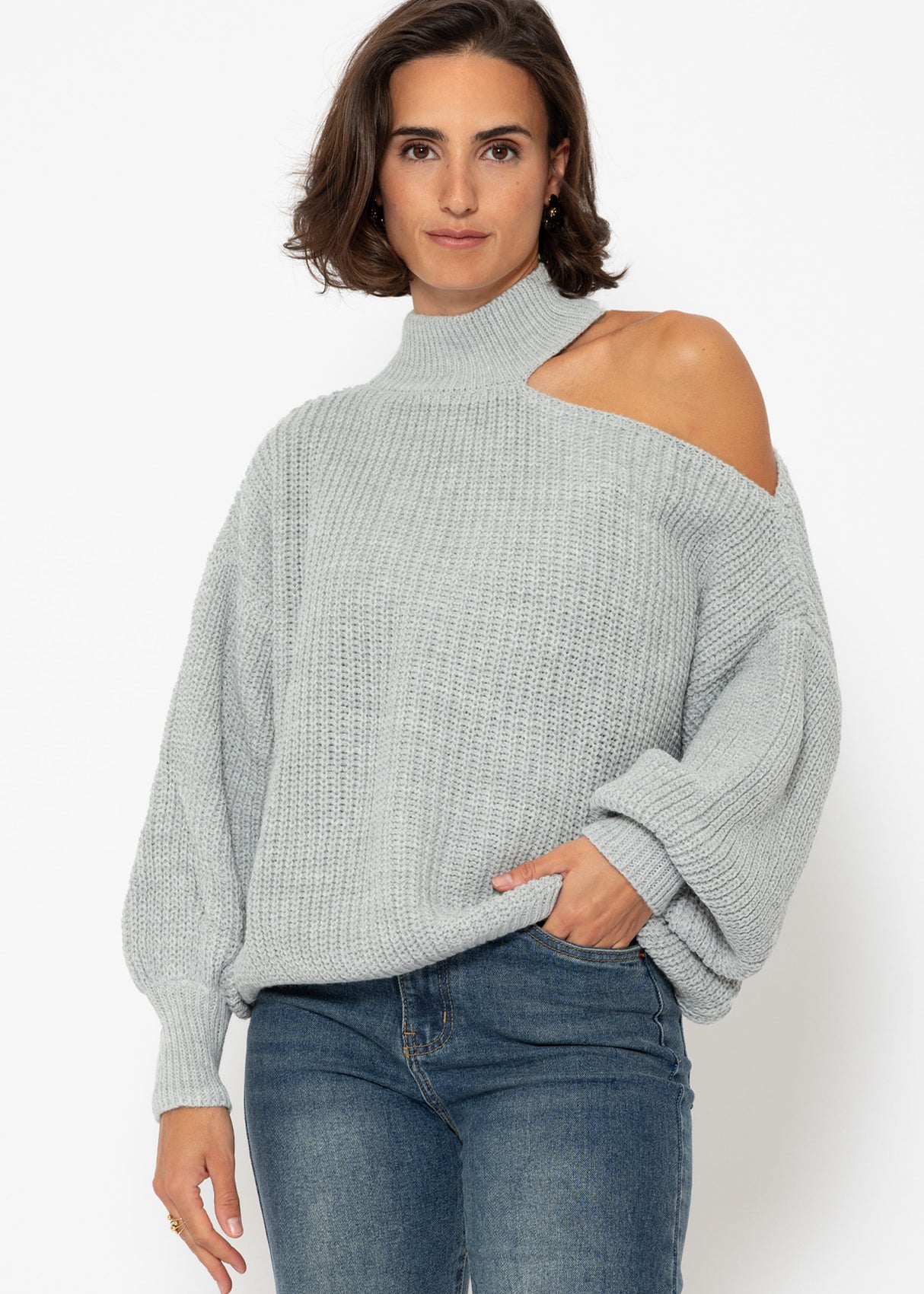 Oversize cut-out sweater - gray