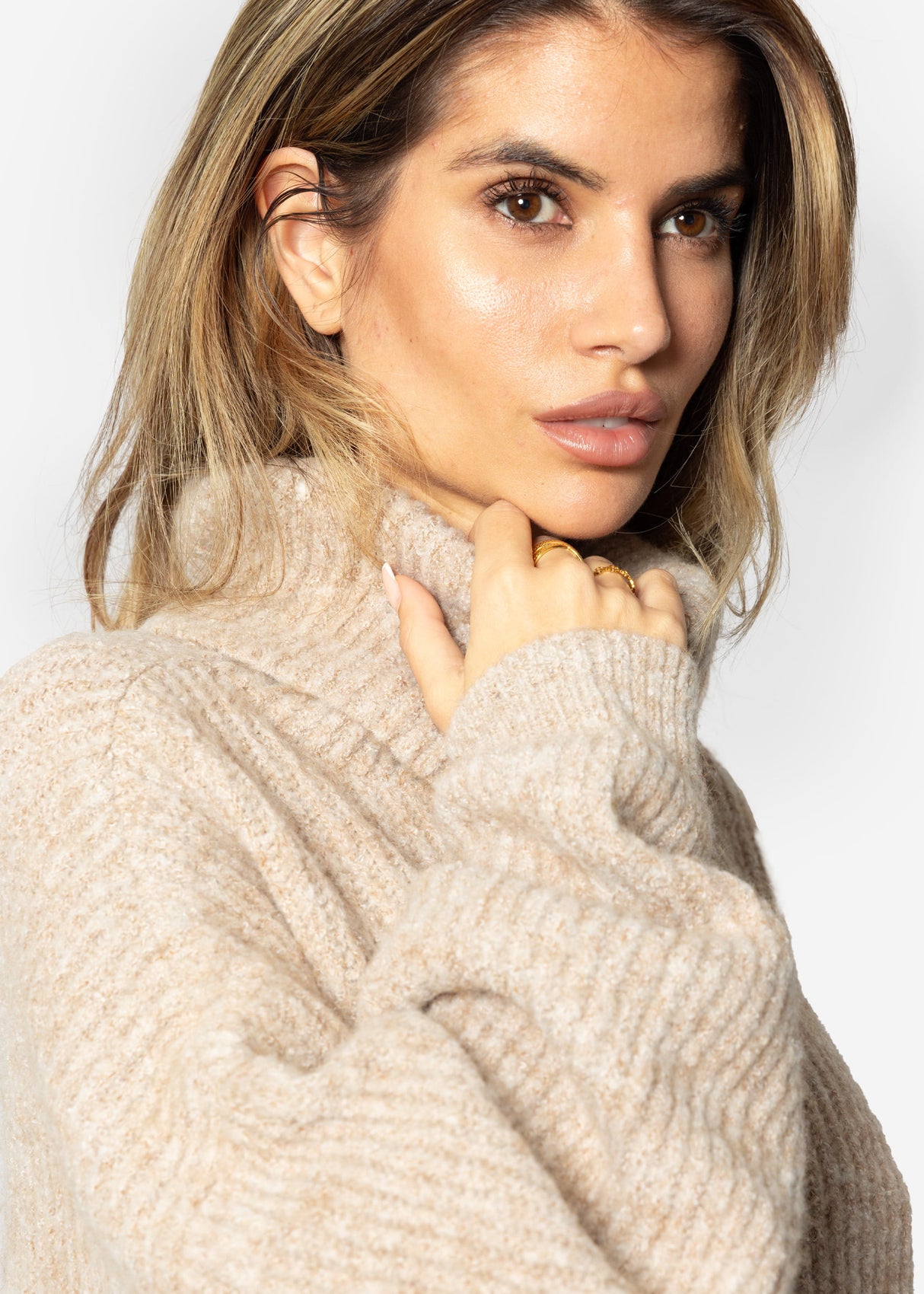 Oversized turtleneck sweater - beige