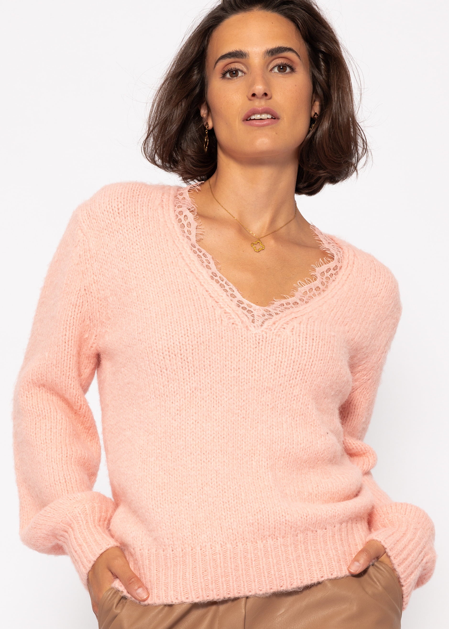 Sweater with lace neckline - light pink