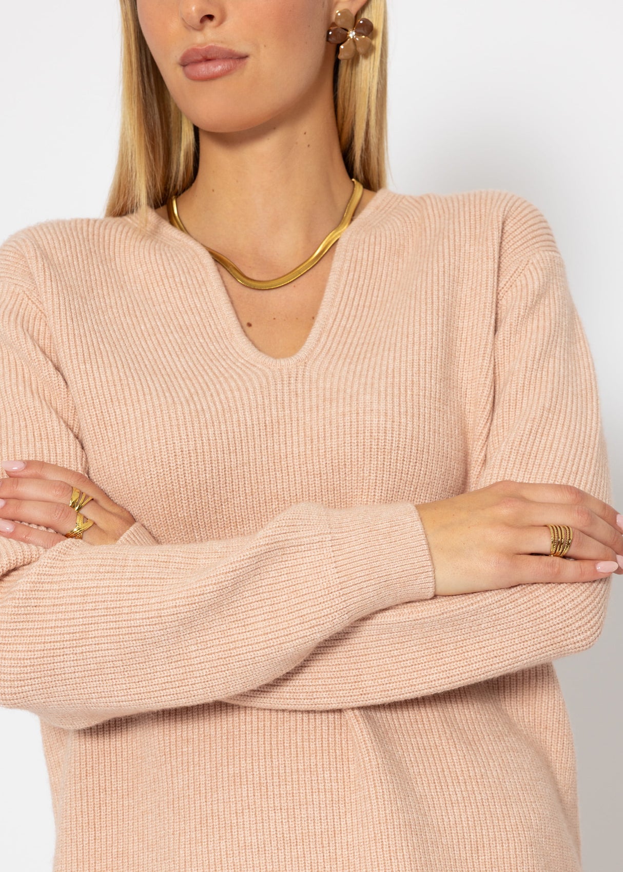 Sweater with accentuated V-neck - old pink