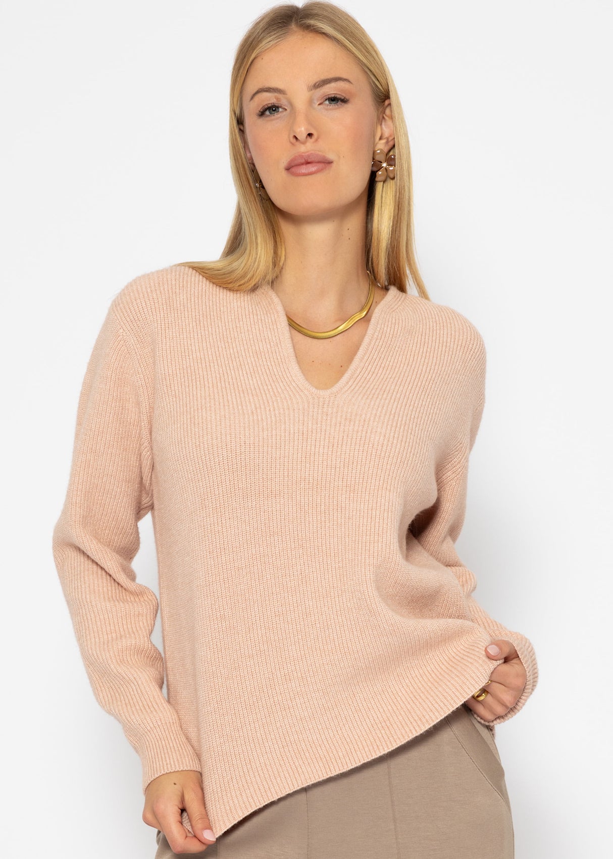 Sweater with accentuated V-neck - old pink