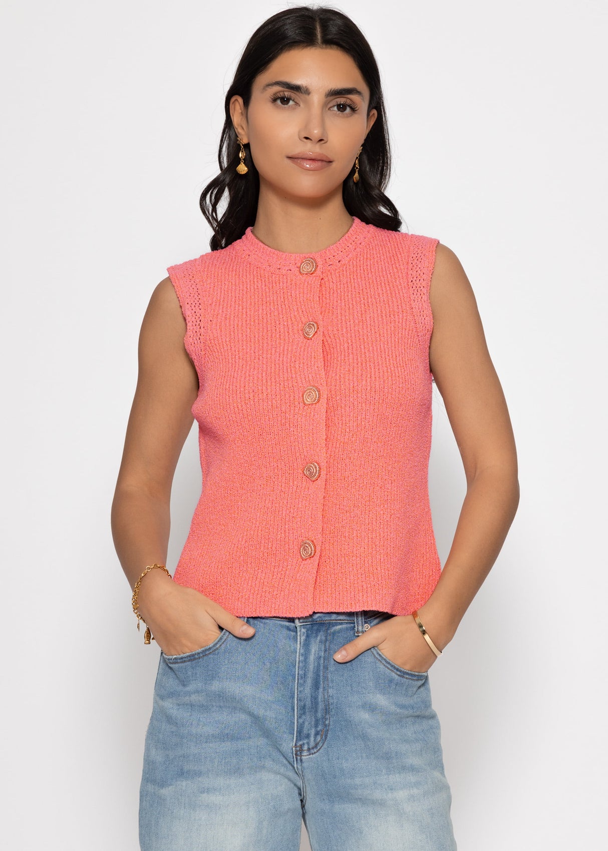 Strick Top mit Muschelknöpfen - koralle