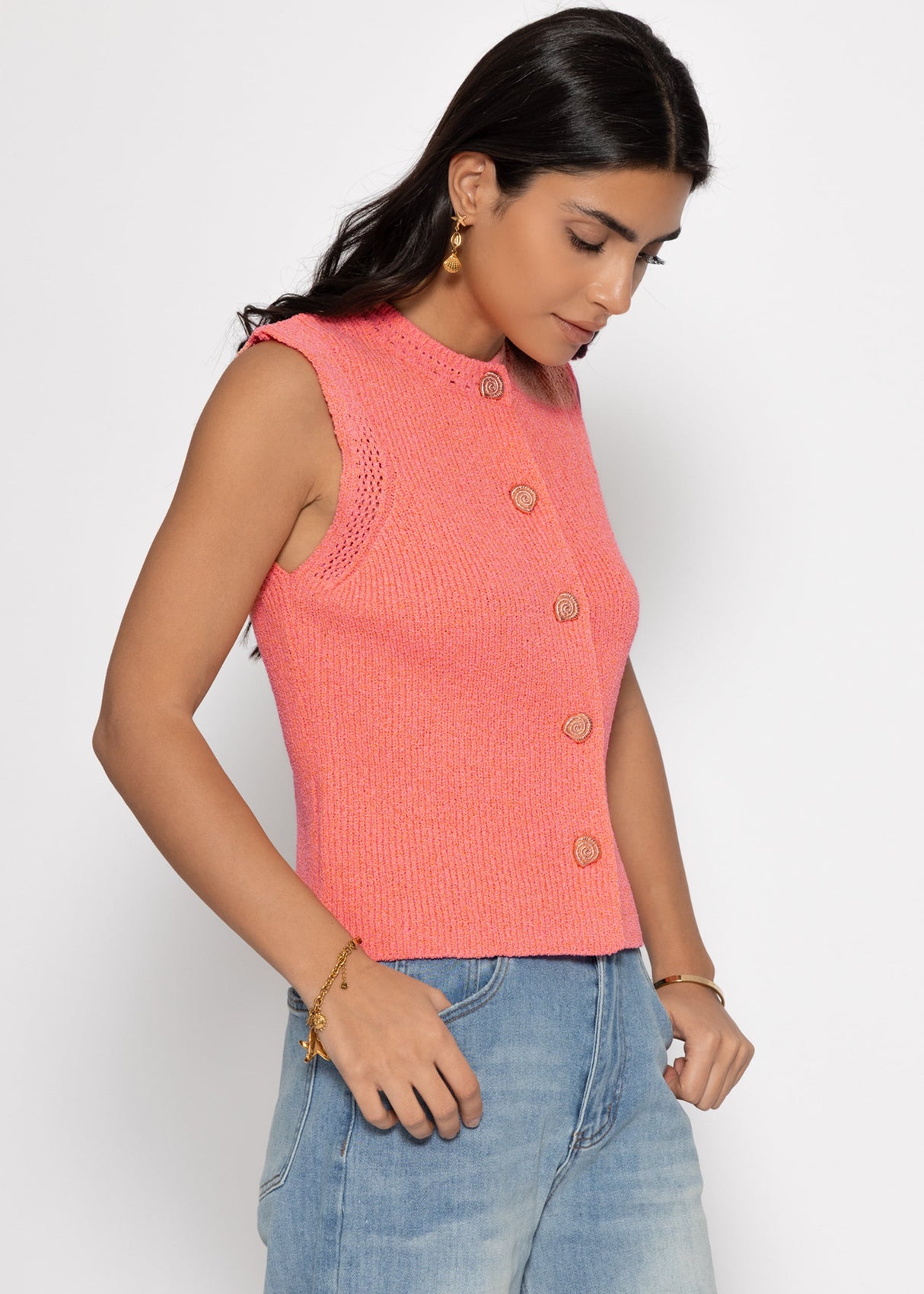 Strick Top mit Muschelknöpfen - koralle