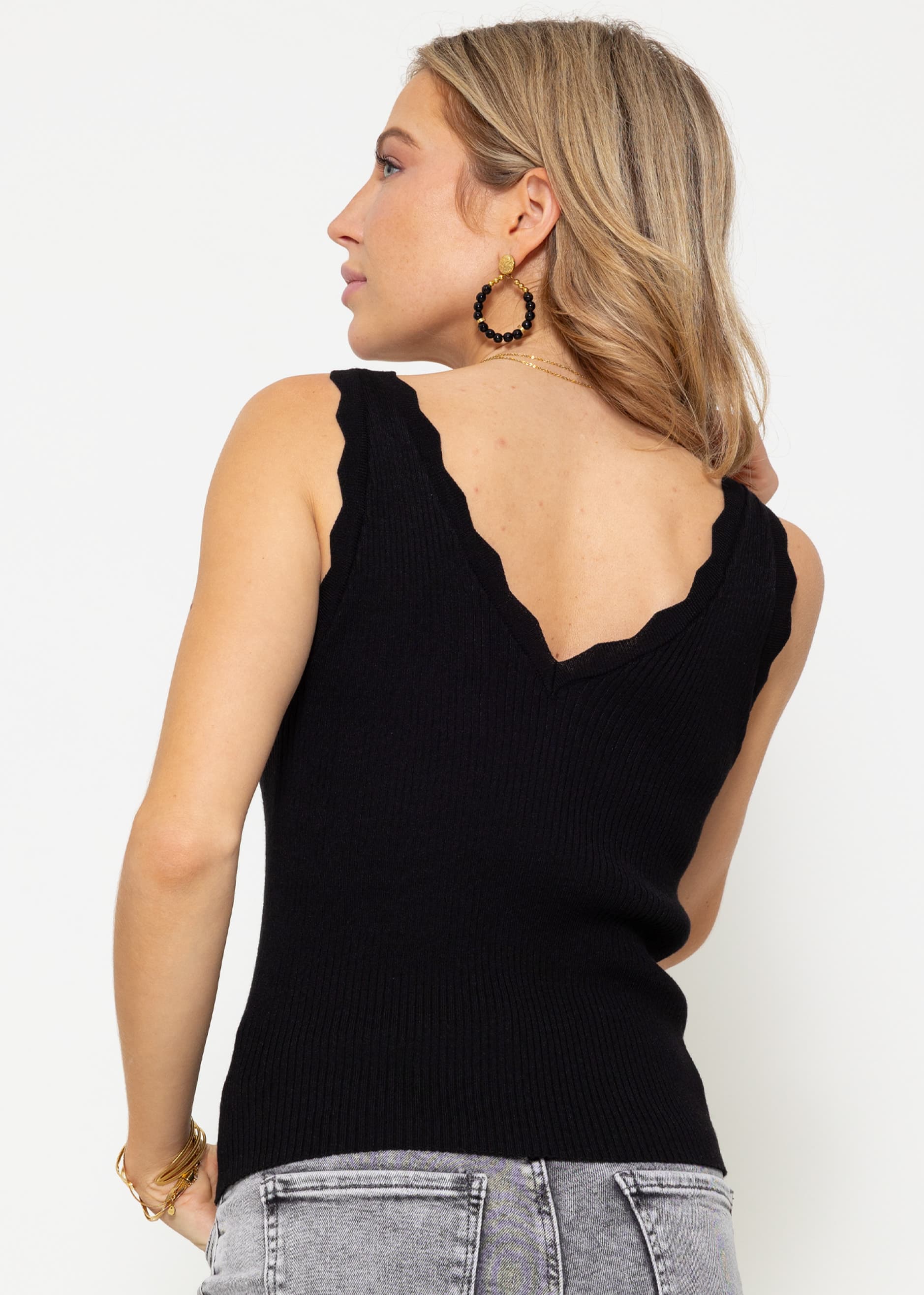 V-neck knit top - black