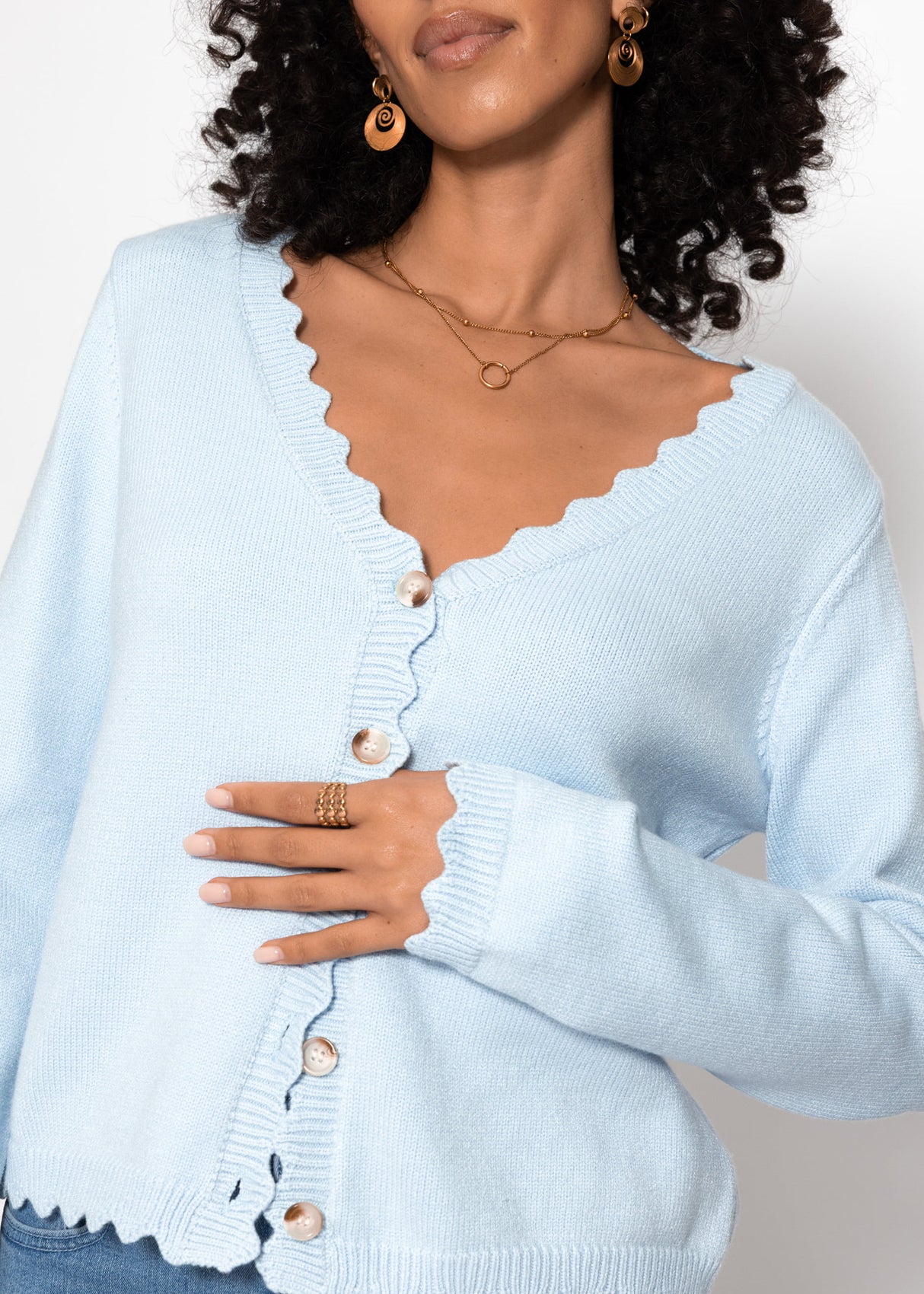 Strickcardigan mit Bogenkante - hellblau