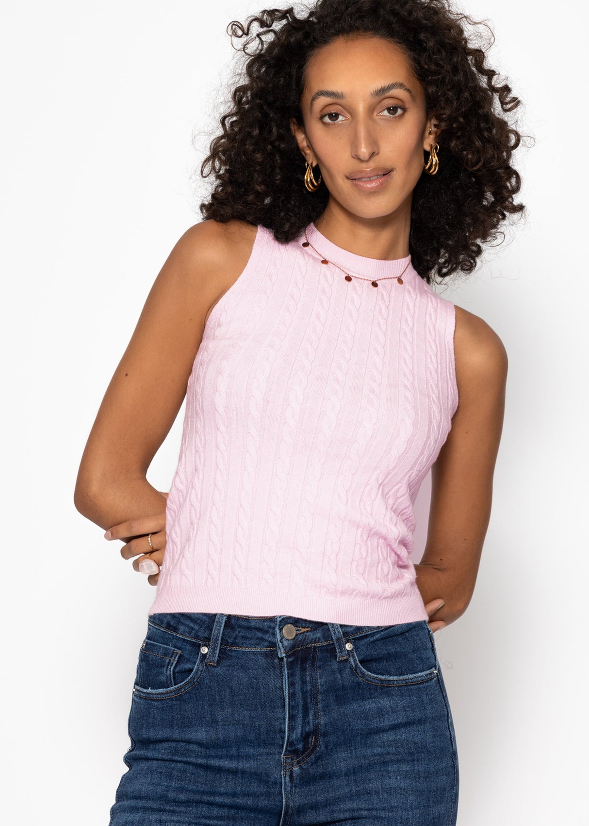 Knitted top with cable pattern - pink
