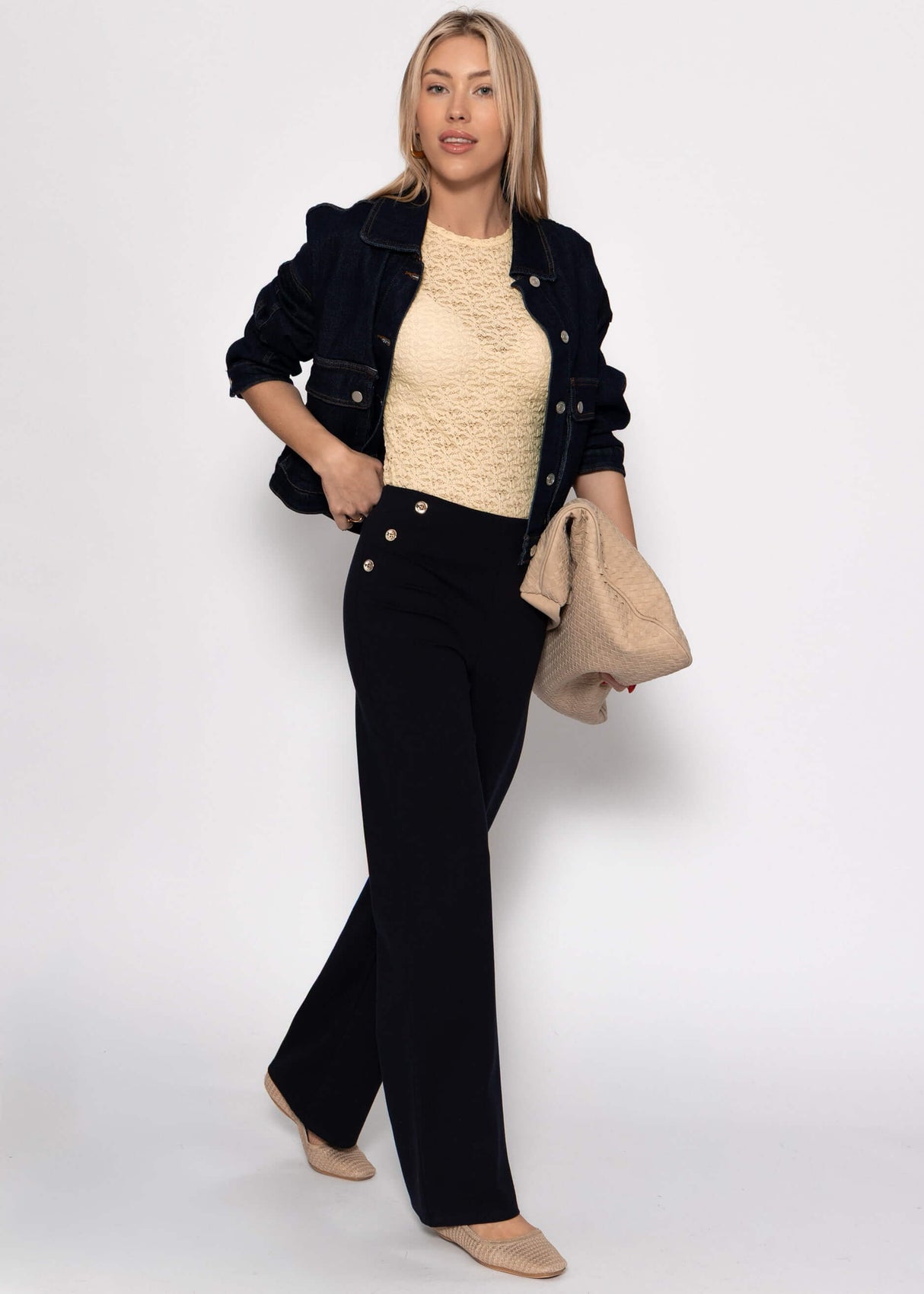 T-Shirt aus floraler Spitze - buttergelb