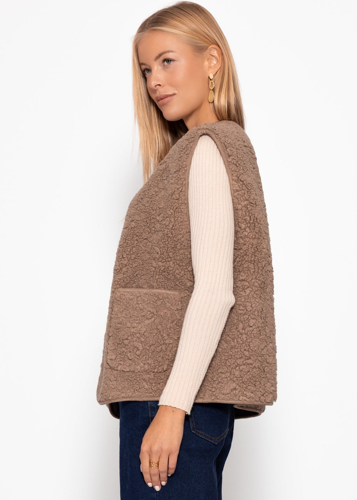 Teddy vest with pockets - taupe