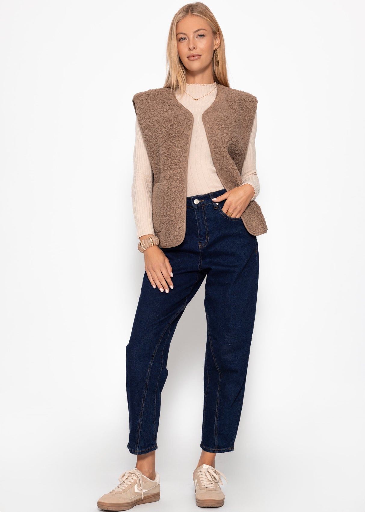 Teddy vest with pockets - taupe