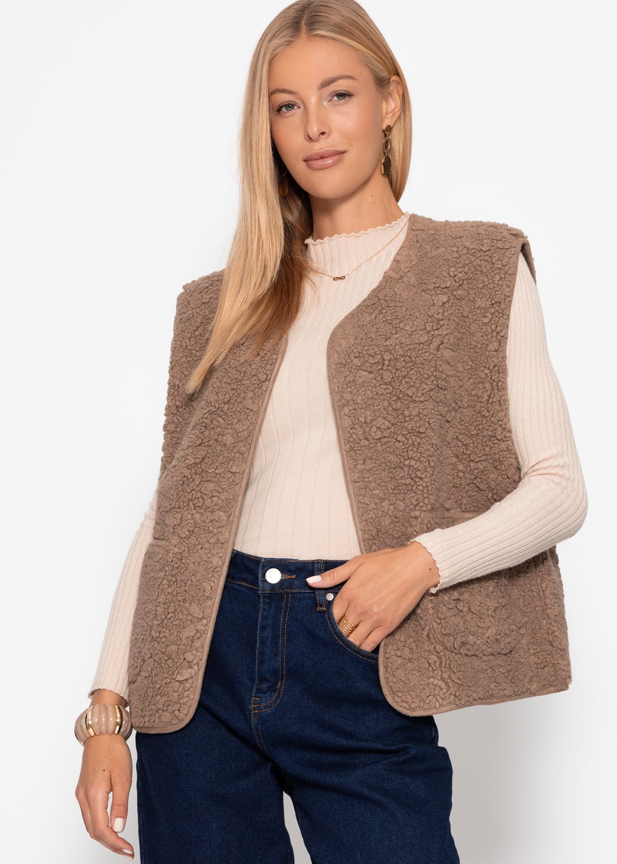 Teddy vest with pockets - taupe