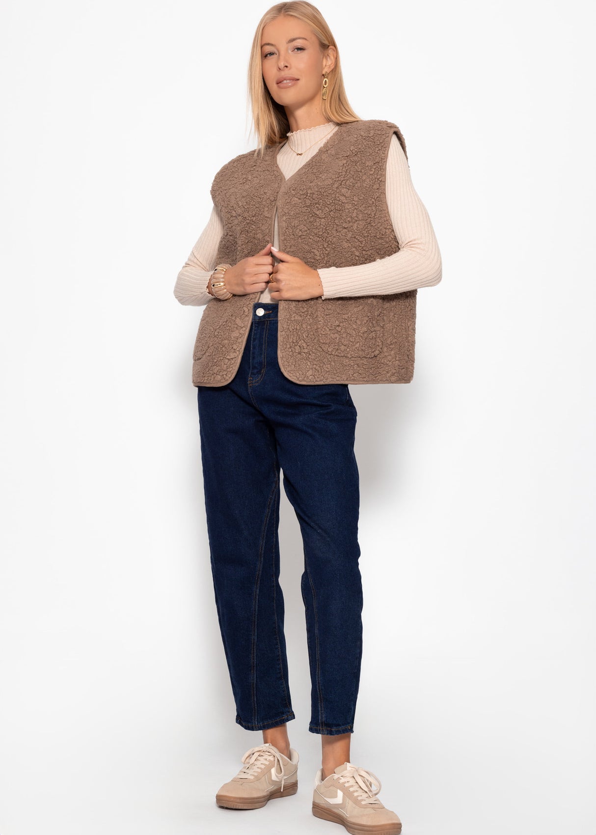 Teddy vest with pockets - taupe