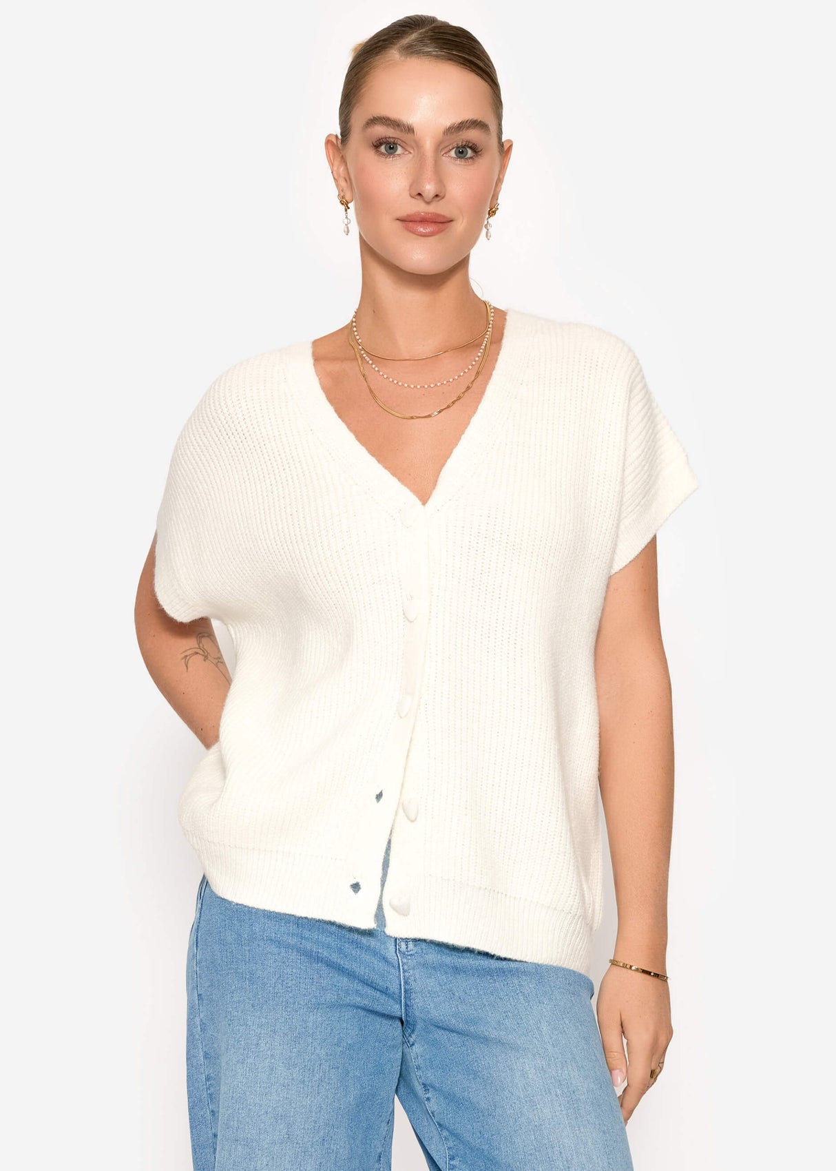 Strickweste mit Herzknöpfen - offwhite