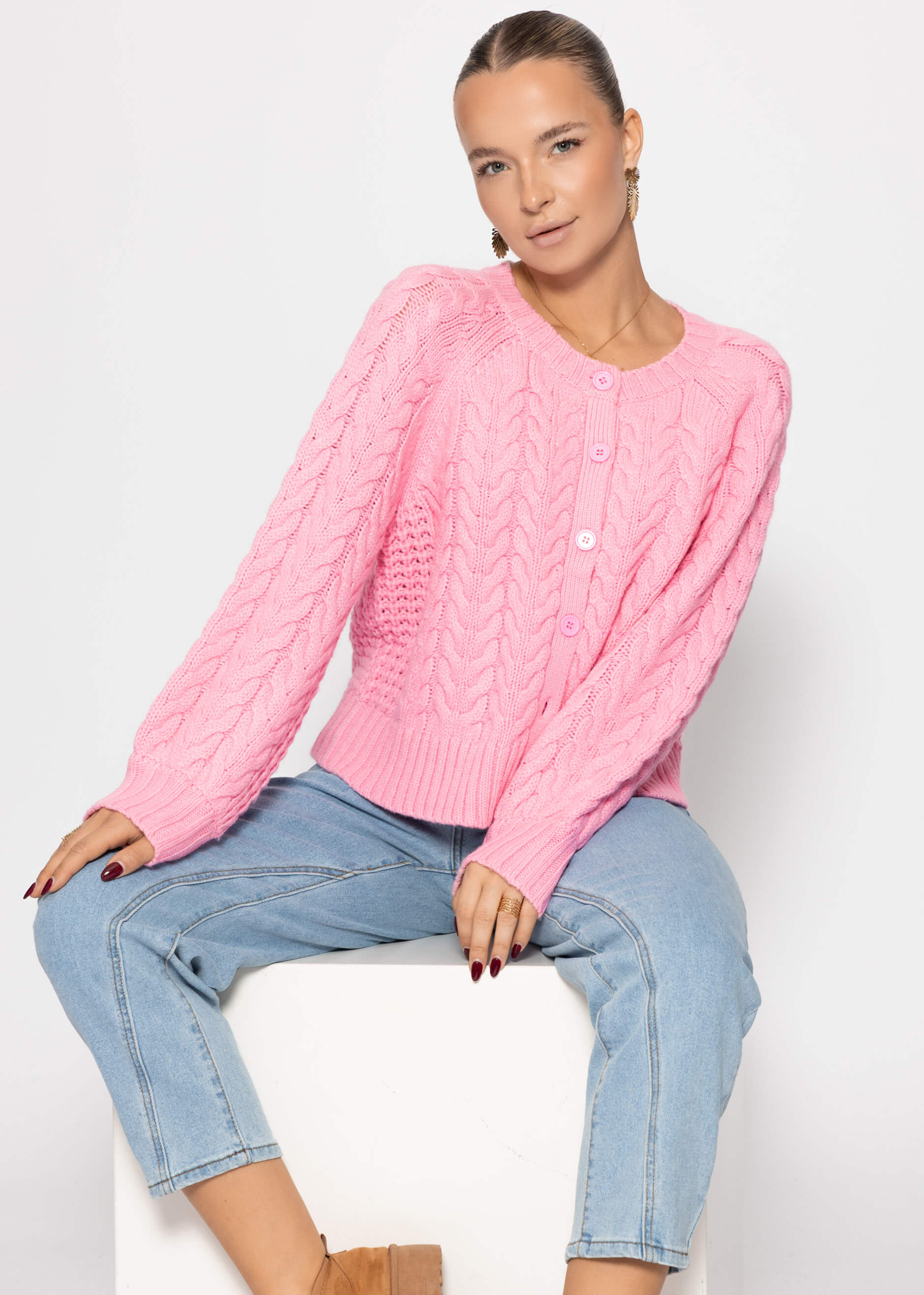 Cardiac cardigan with a circular neckline - pink