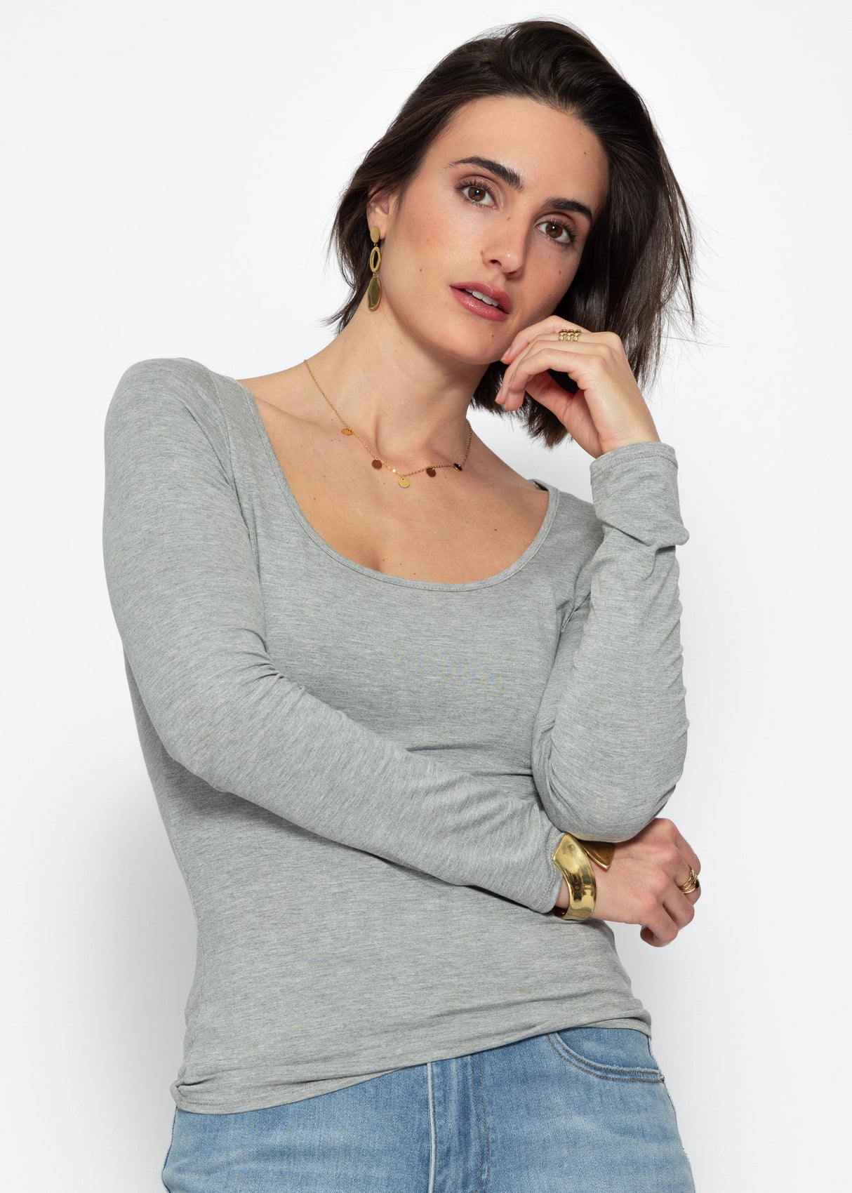 Long-sleeved shirt with neckline - grey