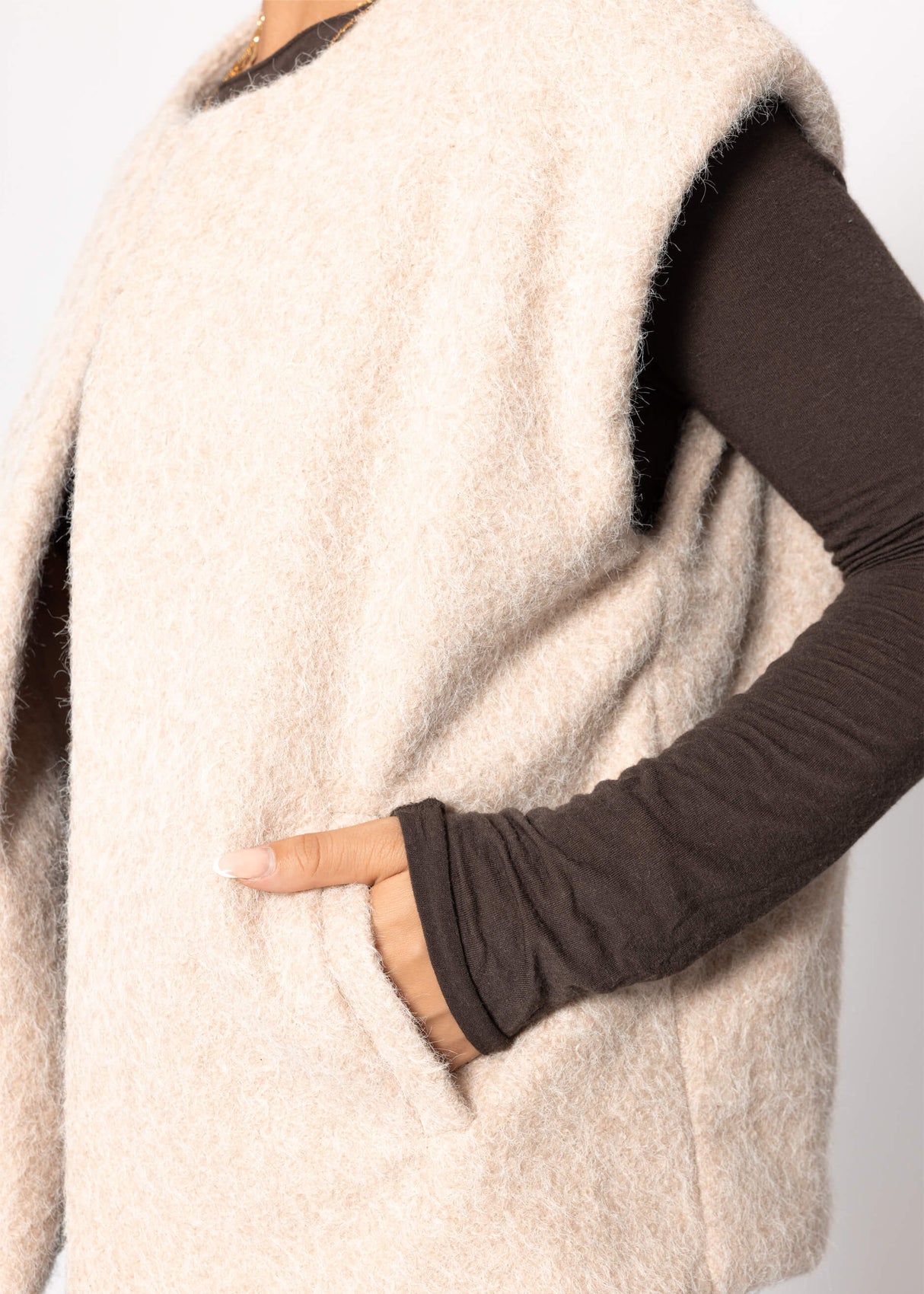 Small vest with wool structure - beige