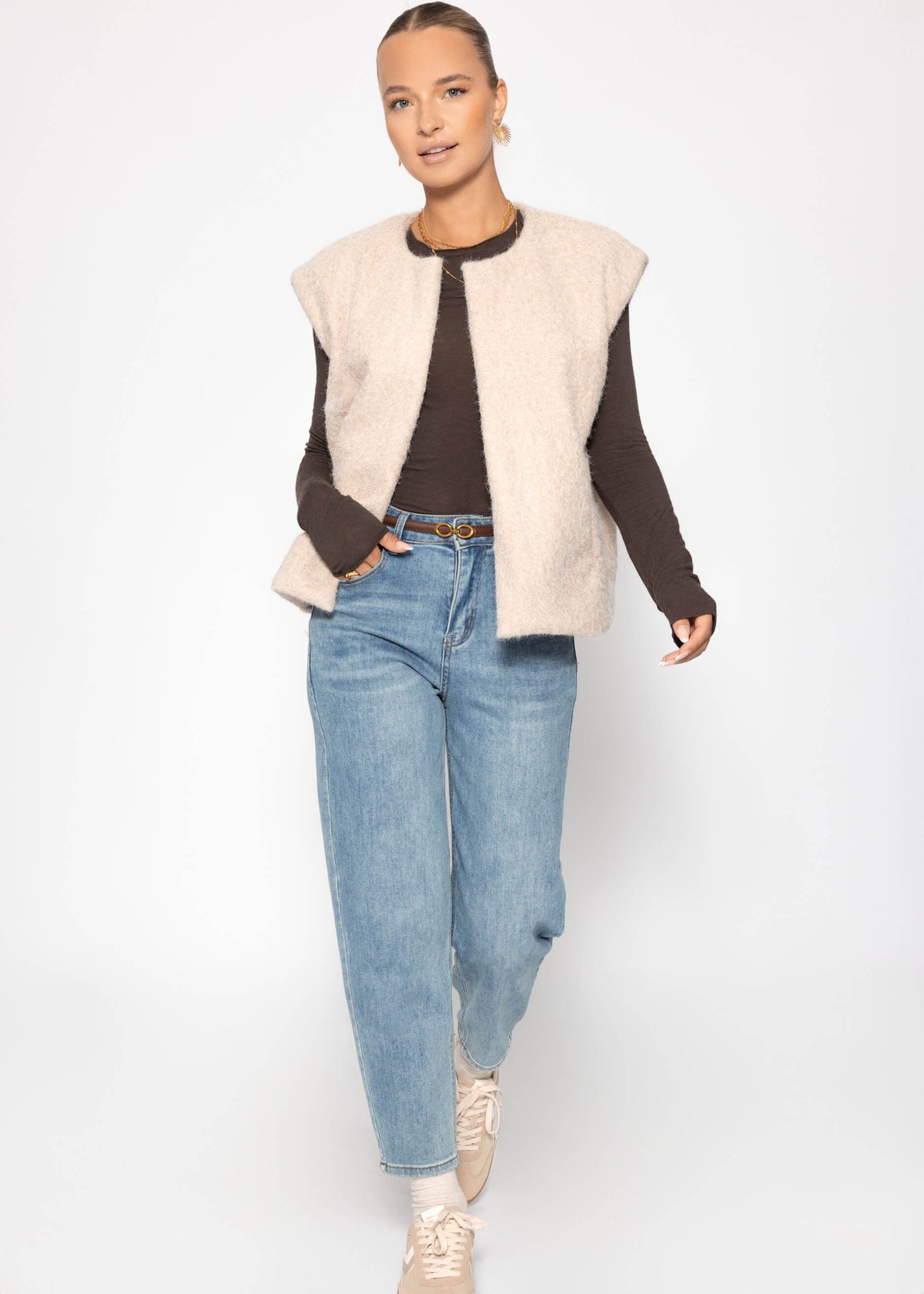 Small vest with wool structure - beige