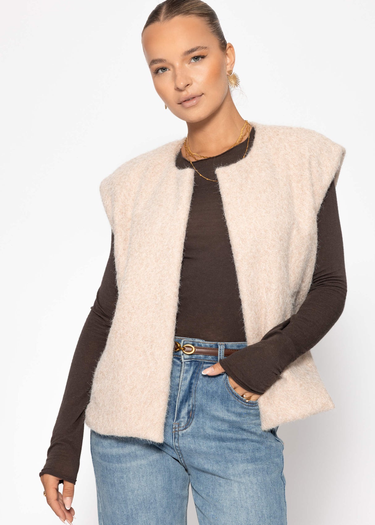 Small vest with wool structure - beige