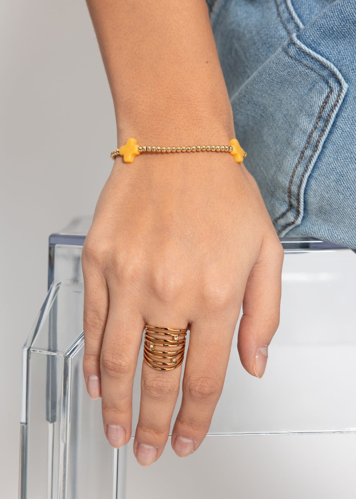 Bracelet with yellow gemstones - gold