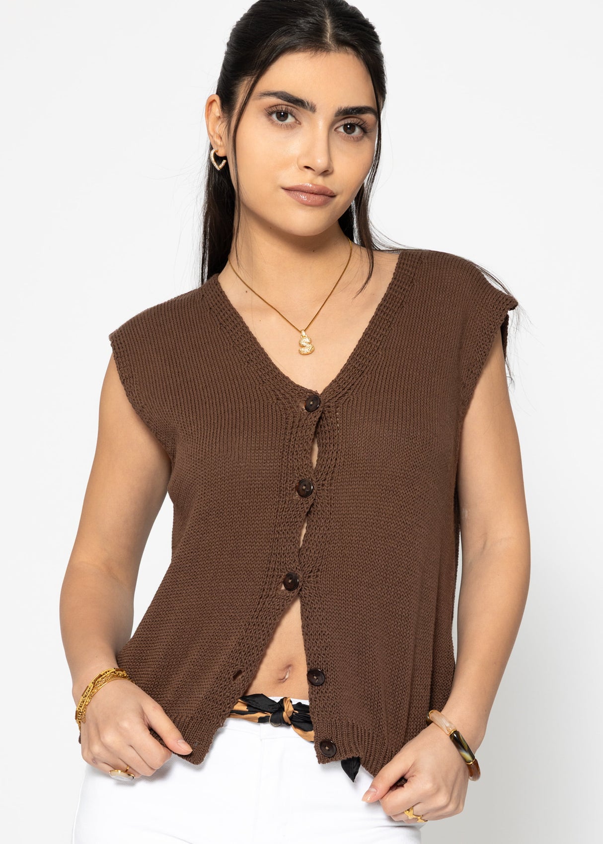 Sleeveless knitted vest - brown