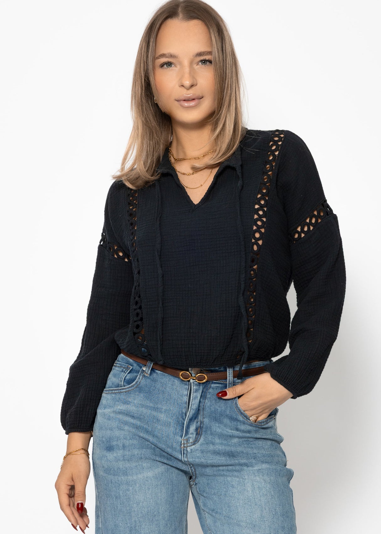 Bluse aus Musselin mit Spitzeneinsatz - schwarz