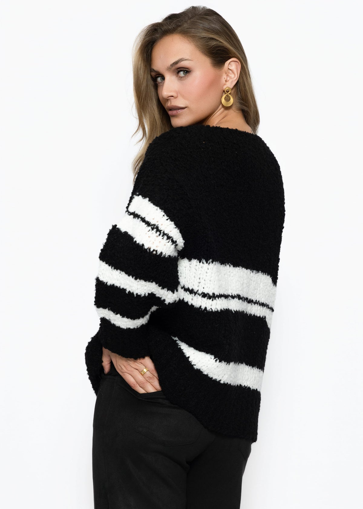 Bouclé Pullover mit Streifenmuster - schwarz
