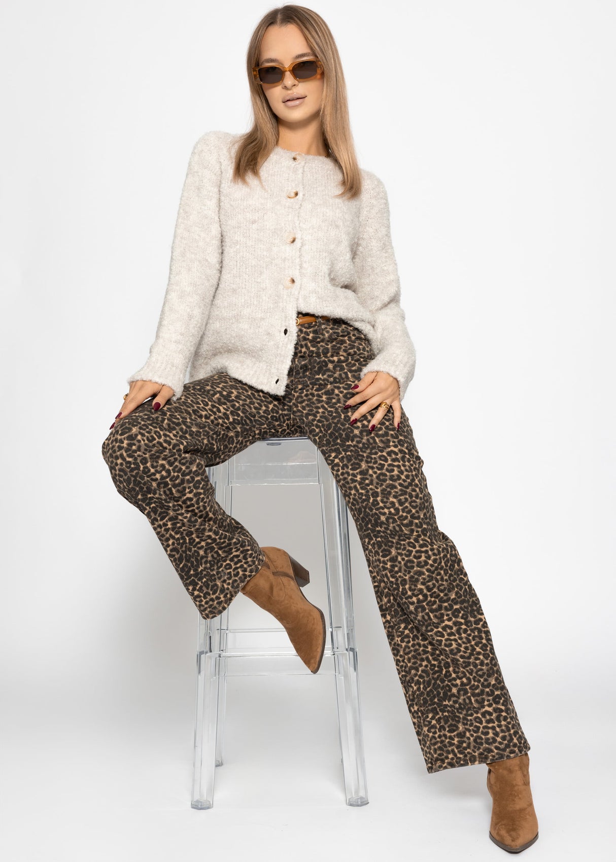 Bouclé-Strickjacke mit Knopfleiste - greige