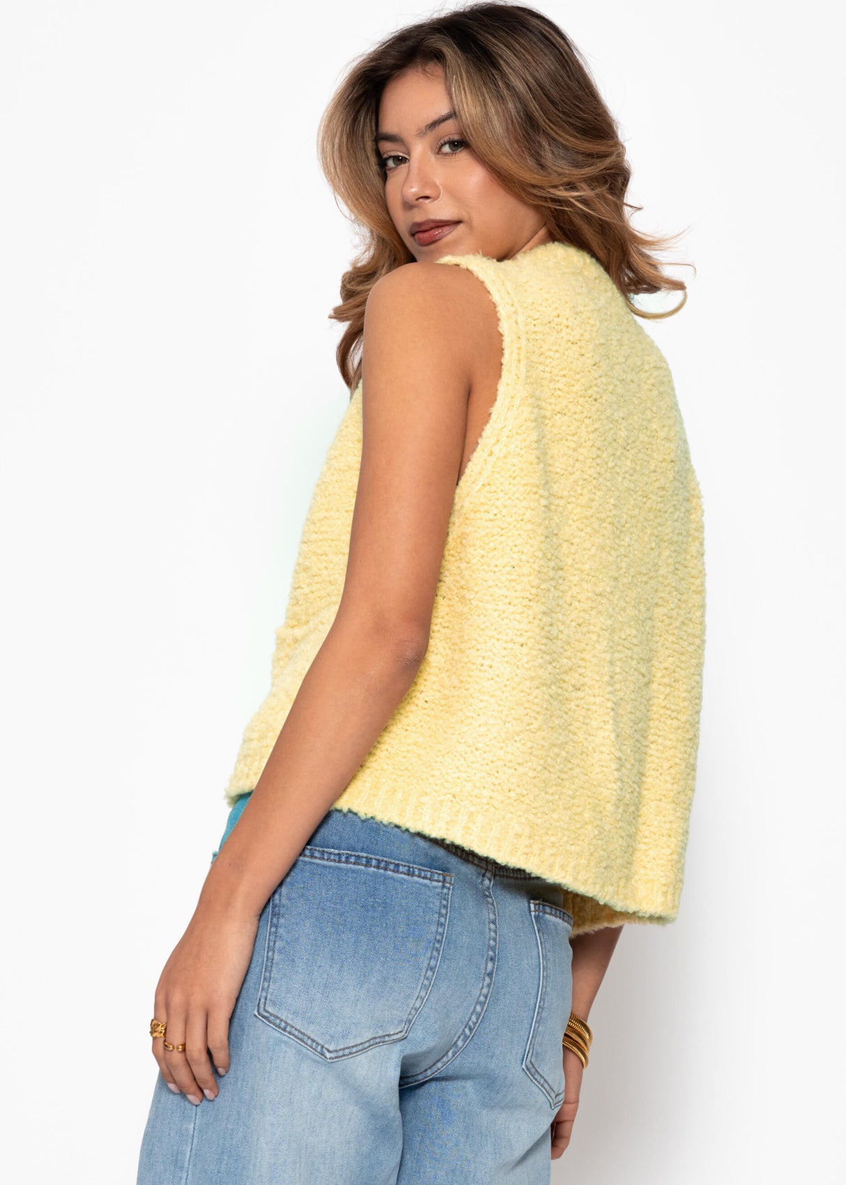 Bouclé vest with pockets - butter yellow
