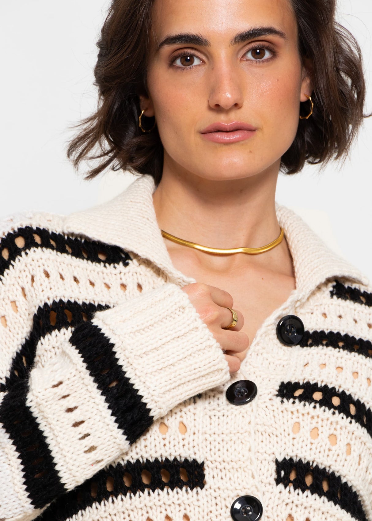 Openwork knit cardigan with collar - beige-black