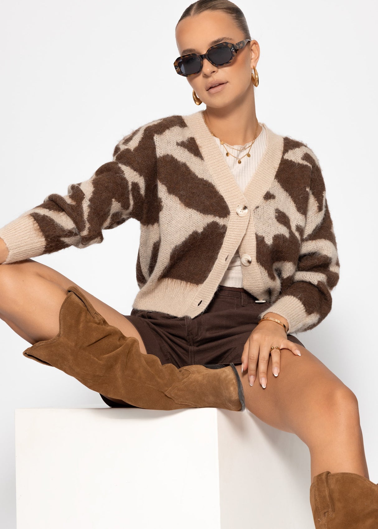Cardigan with Animal print-beige-brown